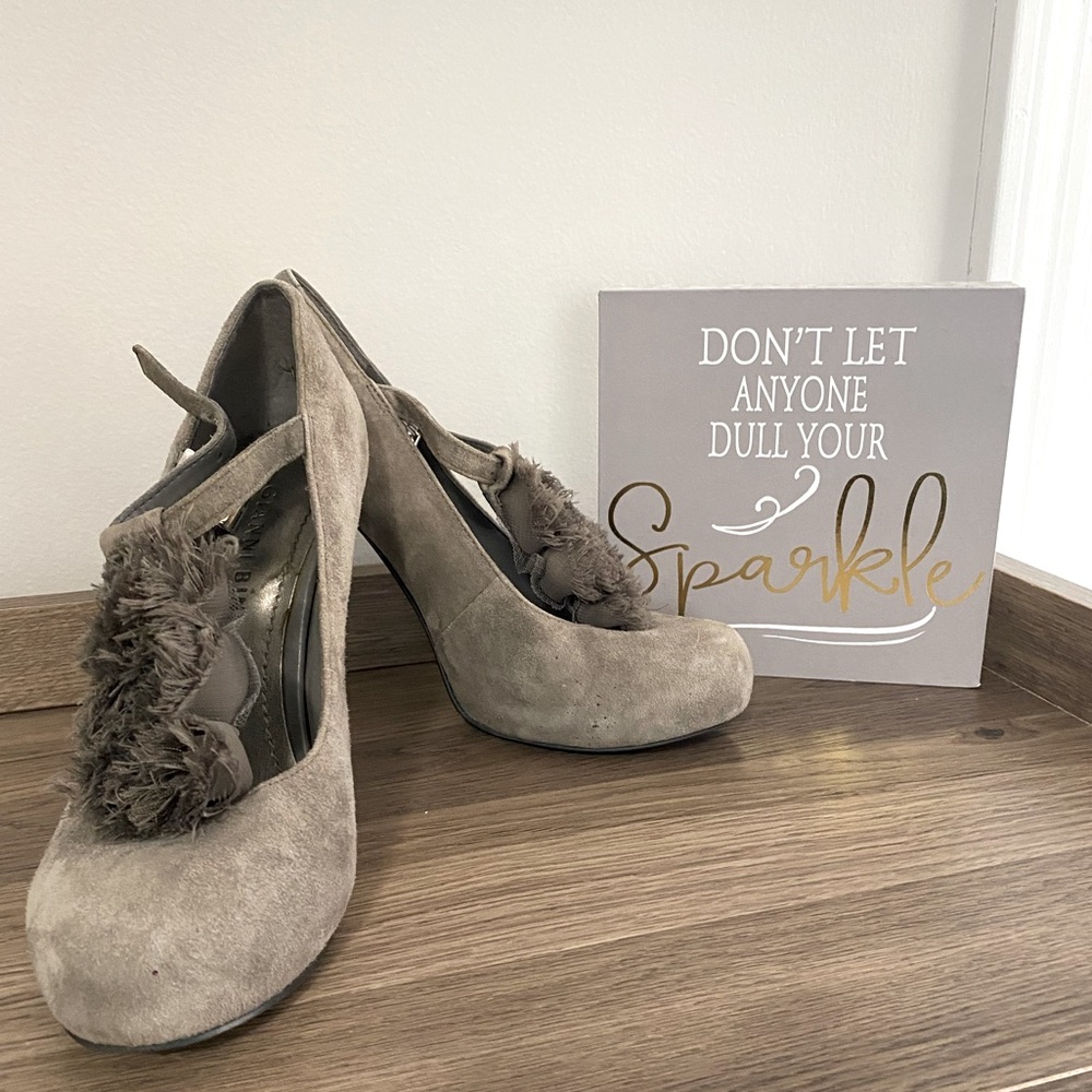 Gianni Bini Grey Suede Pumps
